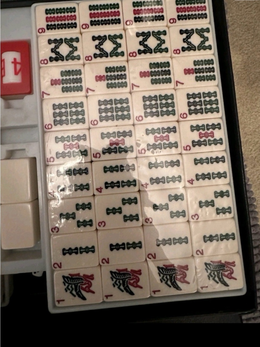 Traditional Chinese Mahjong Set in White with Green and Red Accents - Picture 3 of 7